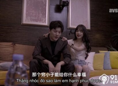 Em gái xinh tình nghiện sex cùng ông bầu để vào showbiz